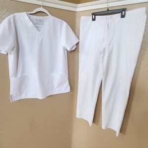 Cherokee White Scrub Set